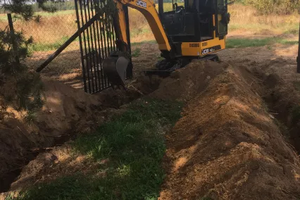 Wykop minikoparką pod odwodnienie działki